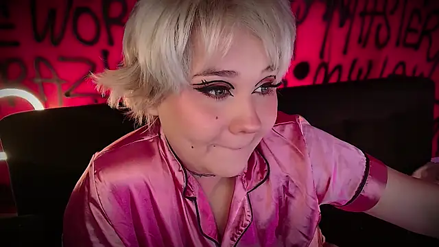 Laura takint online show from February 10, 4:04 pm