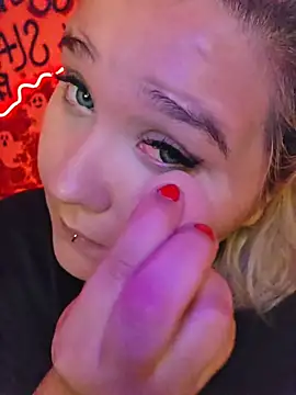 Laura takint online show from October 10, 9:25 pm