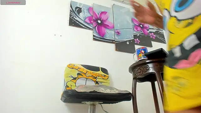 Snapshot of baiolethX chatting on December 23, 10:35 am baiolethX online show from December 23, 10:35 am