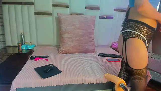 Snapshot of ArianaSmith69 chatting on February 19, 2:12 pm ArianaSmith69 online show from February 19, 2:12 pm