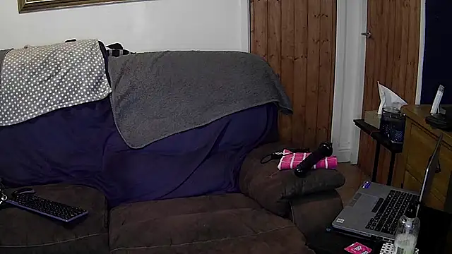 rob2810 online show from January 7, 9:17 pm