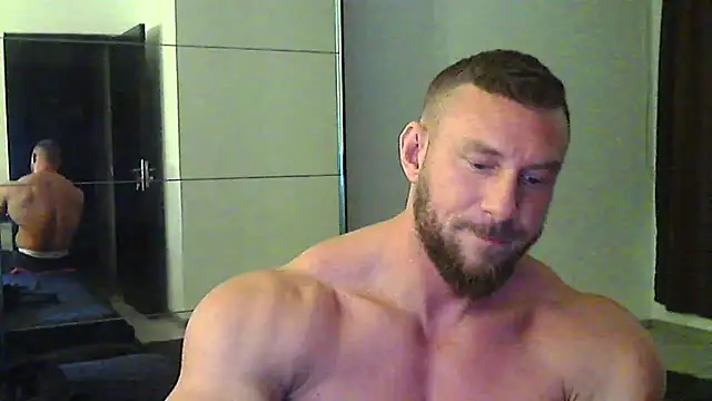 muscularkevin online show from December 19, 5:03 am