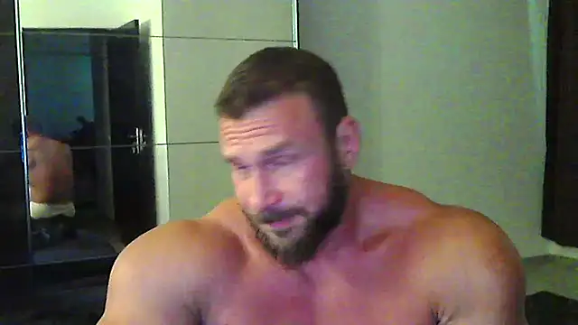 muscularkevin online show from June 1, 3:58 pm