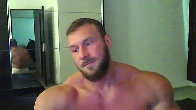 muscularkevin online show from June 3, 1:14 pm