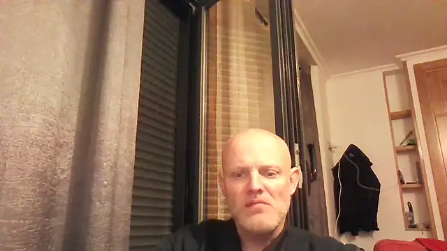 davigochi77bcn online show from January 17, 7:38 pm