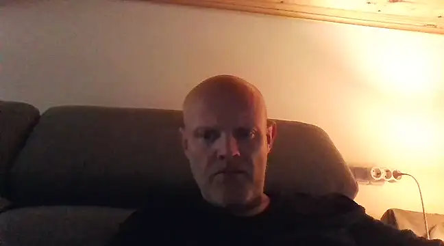 davigochi77bcn online show from February 25, 11:00 pm