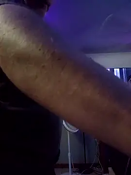 Hotredheadandtoungelasher online show from March 7, 9:39 am