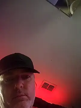 Hotredheadandtoungelasher online show from March 8, 6:28 am