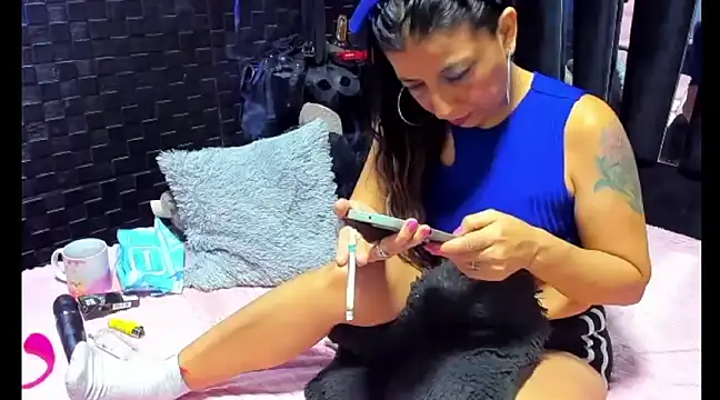 Snapshot of mature_sexi40 chatting on February 18, 5:42 am mature sexi40 online show from February 18, 5:42 am