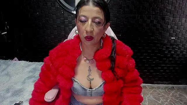 Snapshot of mature_sexi40 chatting on January 14, 1:17 pm mature sexi40 online show from January 14, 1:17 pm