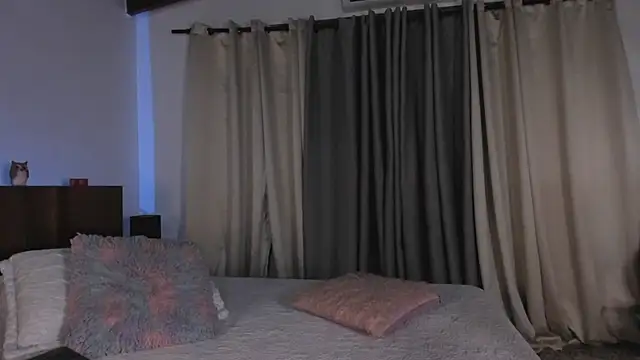 SaraVergara online show from March 7, 8:33 pm