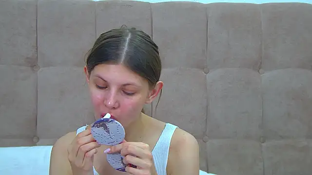 AudreyBarlow online show from February 7, 6:28 am