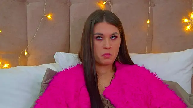 Snapshot of RachelSimpson chatting on December 27, 1:22 am RachelSimpson online show from December 27, 1:22 am