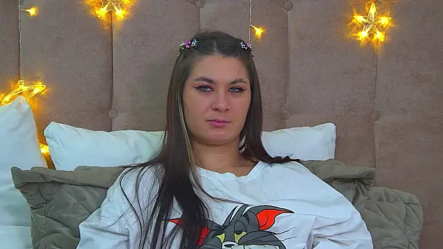 Snapshot of RachelSimpson chatting on December 31, 12:32 am RachelSimpson online show from December 31, 12:32 am