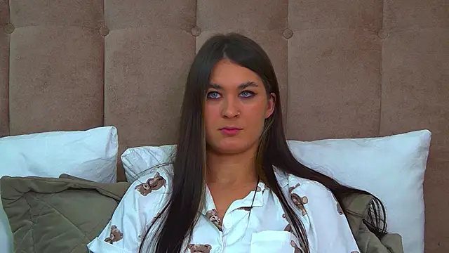 Snapshot of RachelSimpson chatting on January 16, 1:16 am RachelSimpson online show from January 16, 1:16 am