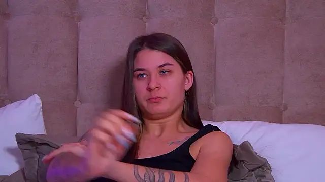 Snapshot of RachelSimpson chatting on January 24, 12:42 am RachelSimpson online show from January 24, 12:42 am