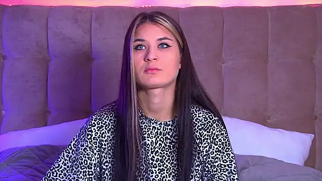 Snapshot of RachelSimpson chatting on February 20, 6:13 pm RachelSimpson online show from February 20, 6:13 pm