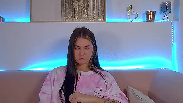 Snapshot of RachelSimpson chatting on March 6, 12:43 am RachelSimpson online show from March 6, 12:43 am