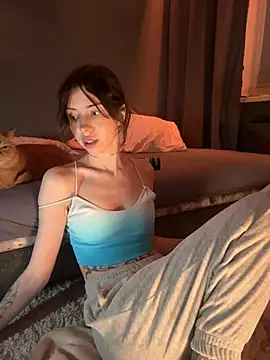 Snapshot of Bastet chatting on December 29, 1:45 am Bastet online show from December 29, 1:45 am