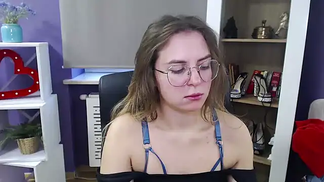 Zoey Erotic online show from December 2, 9:02 am