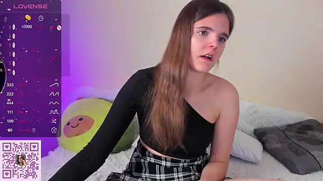 Snapshot of Ema_X_Love chatting on September 30, 7:52 pm Ema X Love online show from September 30, 7:52 pm