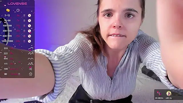 Snapshot of Ema_X_Love chatting on November 15, 7:43 pm Ema X Love online show from November 15, 7:43 pm