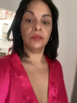 Snapshot of Kataliina chatting on May 9, 5:18 pm Kataliina online show from May 9, 5:18 pm