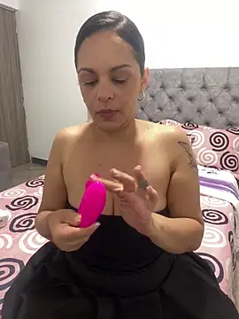 Snapshot of Kataliina chatting on May 12, 3:31 pm Kataliina online show from May 12, 3:31 pm
