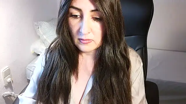 naughty sarahh online show from July 4, 5:30 pm
