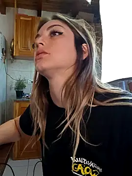 Snapshot of Elnonoykeila77 chatting on February 12, 4:00 pm Elnonoykeila77 online show from February 12, 4:00 pm