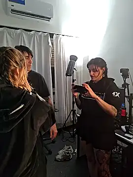 Snapshot of Elnonoykeila77 chatting on September 17, 11:39 pm Elnonoykeila77 online show from September 17, 11:39 pm