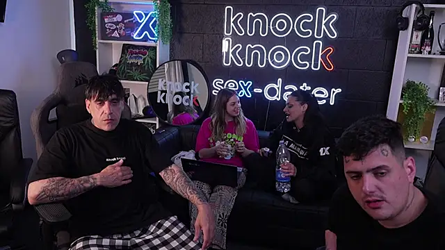 Snapshot of Elnonoykeila77 chatting on September 18, 9:28 pm Elnonoykeila77 online show from September 18, 9:28 pm