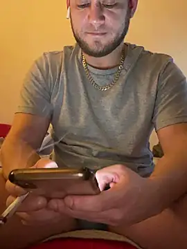 Snapshot of Weestud94 chatting on January 13, 8:37 pm Weestud94 online show from January 13, 8:37 pm