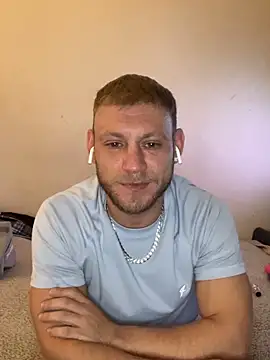 Snapshot of Weestud94 chatting on May 20, 9:32 pm Weestud94 online show from May 20, 9:32 pm