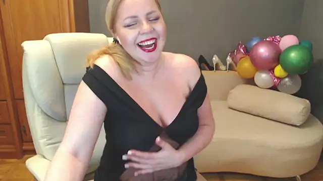 Cute sun online show from March 19, 9:05 pm