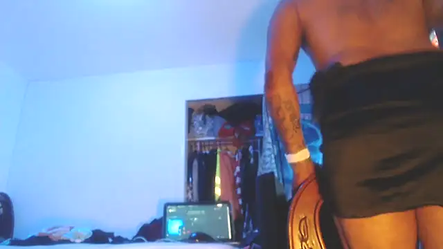 trophyboi69 online show from June 4, 6:19 am