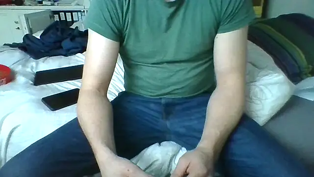 Snapshot of MmaxX004 chatting on February 23, 4:46 pm MmaxX004 online show from February 23, 4:46 pm