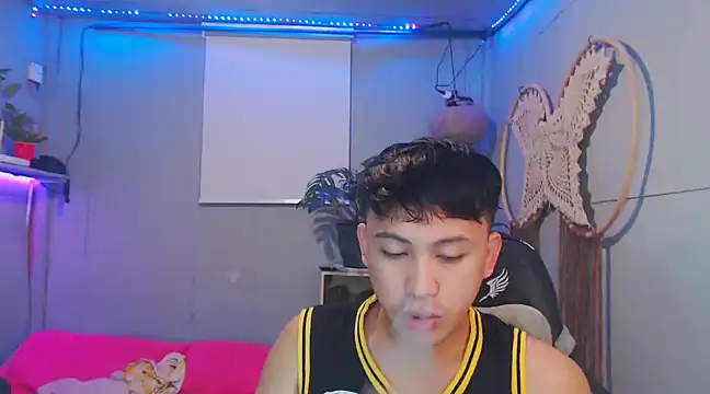 princeJayX online show from February 12, 11:40 am