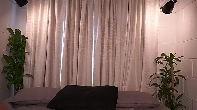 agatha collins  online show from February 7, 7:50 pm