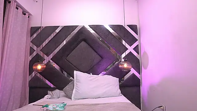 Snapshot of violeta_aroca chatting on October 29, 3:42 am violeta aroca online show from October 29, 3:42 am