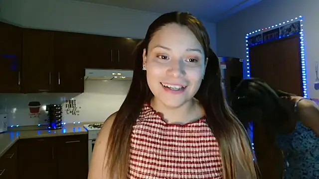 Snapshot of 3littleschoolteens chatting on May 1, 9:25 am 3littleschoolteens online show from May 1, 9:25 am