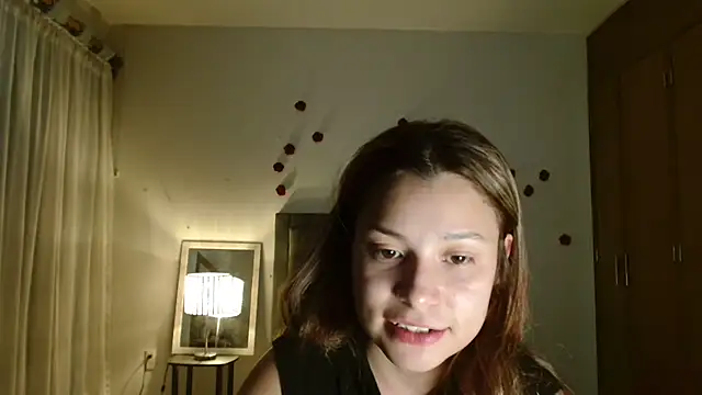 Snapshot of 3littleschoolteens chatting on May 7, 5:46 am 3littleschoolteens online show from May 7, 5:46 am