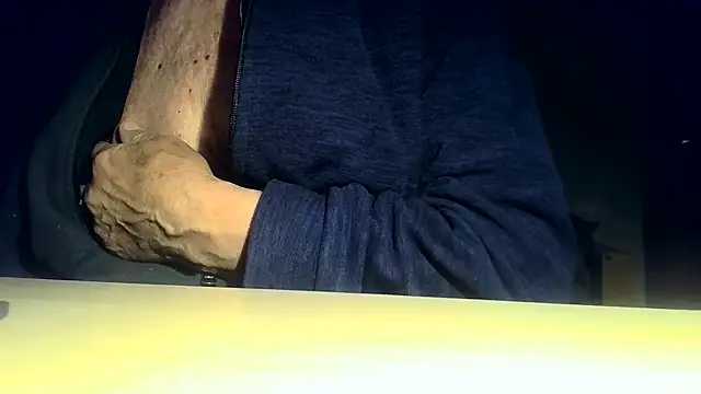 Snapshot of tachione2 chatting on November 5, 5:07 am tachione2 online show from November 5, 5:07 am