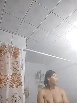 LaInsaciableIntensa online show from December 17, 4:35 pm