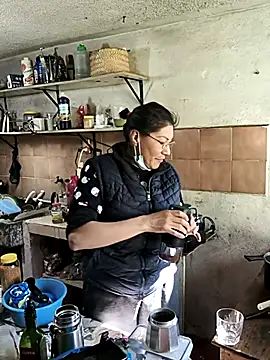 LaInsaciableIntensa online show from December 21, 4:14 pm