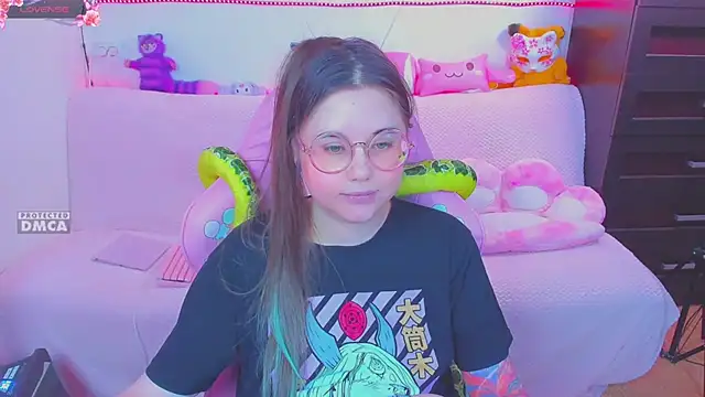 Snapshot of Lolisuccub chatting on February 5, 6:15 pm Lolisuccub online show from February 5, 6:15 pm