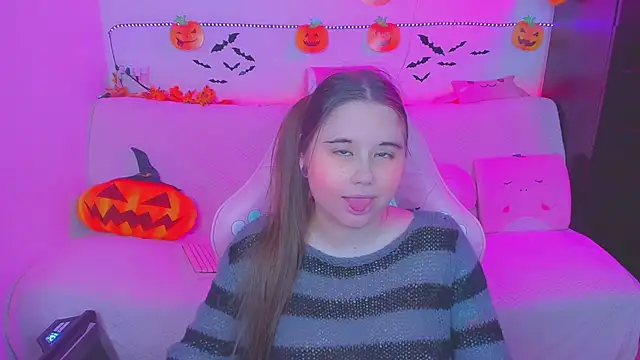 Snapshot of Lolisuccub chatting on October 14, 6:31 pm Lolisuccub online show from October 14, 6:31 pm