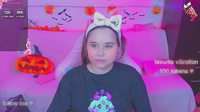 Snapshot of Lolisuccub chatting on October 16, 7:48 pm Lolisuccub online show from October 16, 7:48 pm