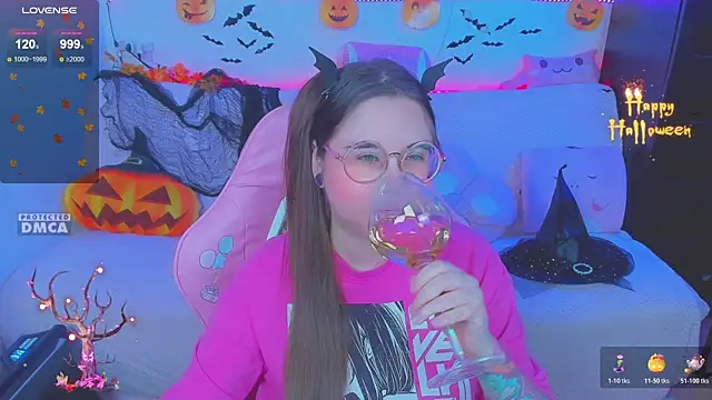 Snapshot of Lolisuccub chatting on October 27, 5:28 pm Lolisuccub online show from October 27, 5:28 pm