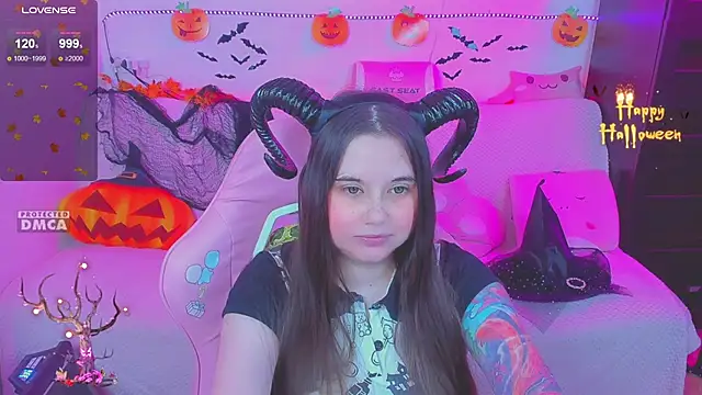 Snapshot of Lolisuccub chatting on October 31, 4:52 pm Lolisuccub online show from October 31, 4:52 pm